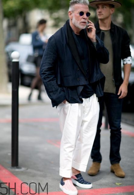 男士九分褲配什么鞋子好看？男士九分褲搭配鞋子圖片