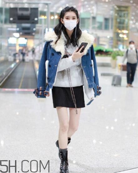 羊羔絨牛仔外套怎么搭配？羊羔絨牛仔外套搭配女