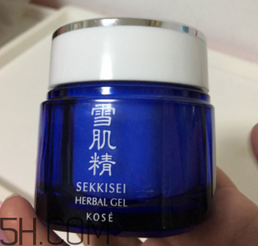 雪肌精菁華凝霜油不油？適合油皮嗎？