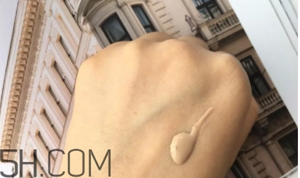 雅頓橘燦防曬怎么樣？伊麗莎白雅頓橘燦防曬用了黑了