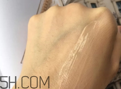 雅頓橘燦防曬怎么樣？伊麗莎白雅頓橘燦防曬用了黑了