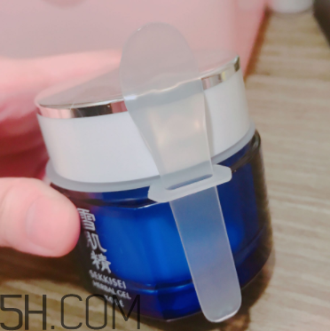 雪肌精菁華凝霜什么成分？有什么功效？