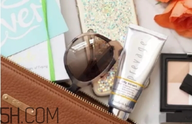 雅頓橘燦防曬怎么打開？伊麗莎白雅頓橘燦防曬需要卸妝嗎