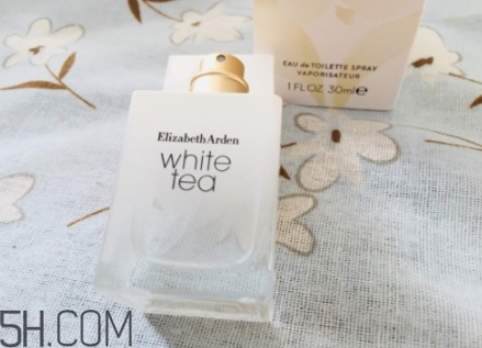 雅頓白茶香水多少錢？伊麗莎白雅頓白茶香水專柜價