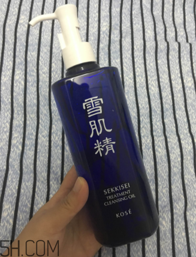 雪肌精卸妝油糊眼睛嗎？雪肌精卸妝油悶痘嗎？