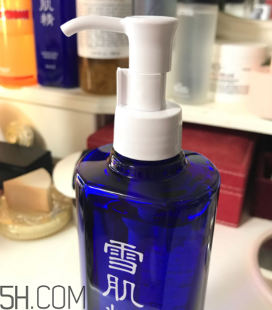 雪肌精卸妝油糊眼睛嗎？雪肌精卸妝油悶痘嗎？