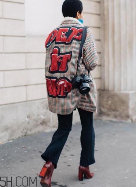 冬天喇叭褲配什么鞋子好看？冬天喇叭褲搭配鞋子圖片