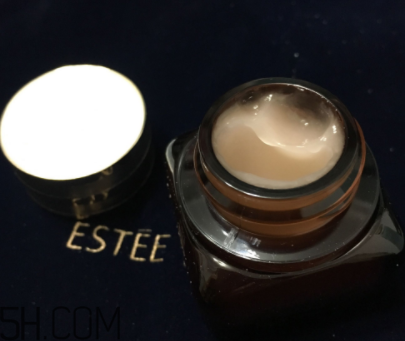 雅詩蘭黛小棕瓶眼霜每次用多少毫升？每次用量多少？