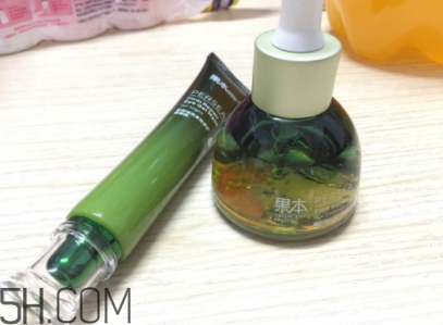 詩婷露雅鱷梨眼部套裝適合什么年紀(jì)？什么膚質(zhì)？