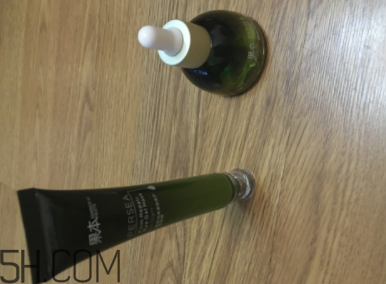 詩婷露雅鱷梨眼部套裝適合什么年紀(jì)？什么膚質(zhì)？