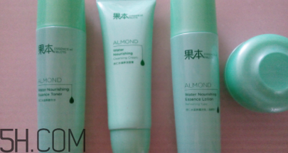 詩婷露雅杏仁補水套裝有什么？使用步驟