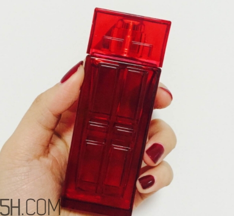 伊麗莎白雅頓紅門(mén)香水適合什么年齡？