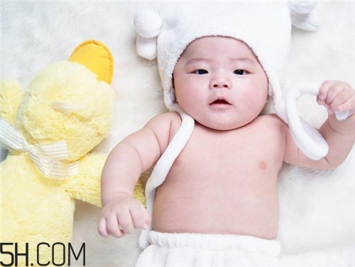 怎么判斷新生兒黃疸狀況？怎么才能讓寶寶喜歡喝水？