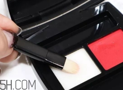 香奈兒雙色唇膏盤色號試色 香奈兒2018雙色唇膏盤多少錢？