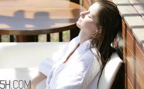 女性月經初潮不能吃什么水果？月經初潮后補什么？