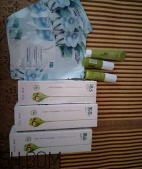 詩(shī)婷露雅堅(jiān)果補(bǔ)水三件套油不油？秋冬適合用嗎？