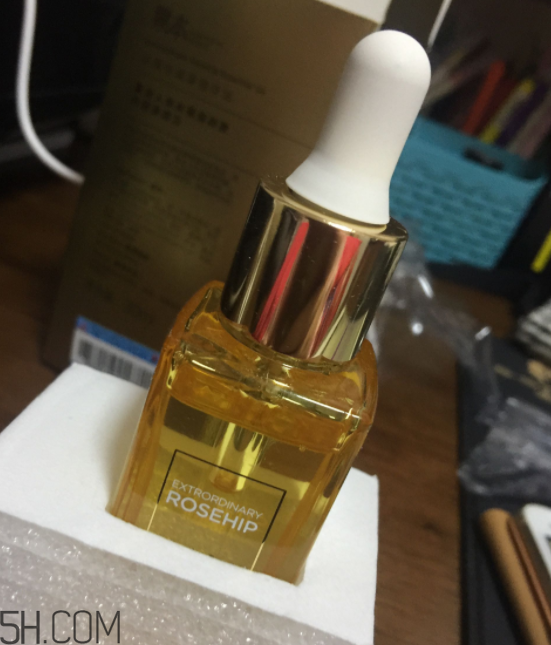 詩(shī)婷露雅至瑧精華油什么功效？適合油皮嗎？