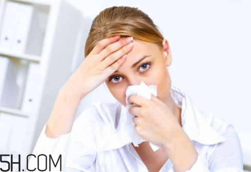 哪些藥品含有馬來(lái)酸氯苯那敏原料藥制劑？