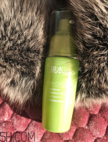 詩婷露雅保濕補(bǔ)水精華液使用心得_產(chǎn)品評測