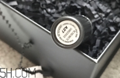 mac和紀(jì)梵希口紅哪個(gè)好？mac魅可和紀(jì)梵?？诩t哪個(gè)貴？