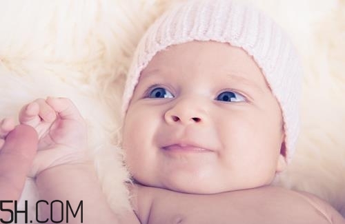 寶寶囟門閉合過早怎么辦？寶寶囟門早閉的危害有哪些？