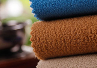 搖粒絨和珊瑚絨哪個(gè)好？搖粒絨和抓絨的區(qū)別