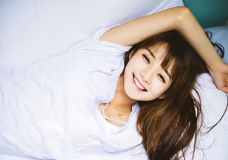 女孩月經(jīng)初潮量多量少正常嗎？月經(jīng)初潮一般幾天干凈？