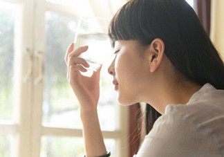 什么是月經(jīng)初潮？月經(jīng)初潮是什么顏色的？