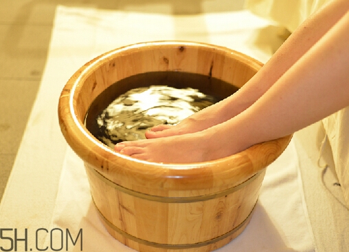 精油泡腳的功效與作用？泡腳用什么精油好？