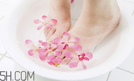 精油泡腳的功效與作用？泡腳用什么精油好？