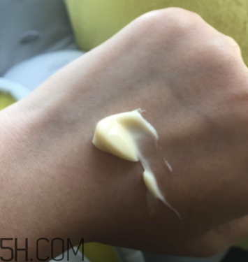 片仔癀珍珠膏能美白淡斑嗎？使用心得