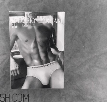 阿瑪尼內(nèi)褲多少錢一條？阿瑪尼和ck內(nèi)褲哪個好？