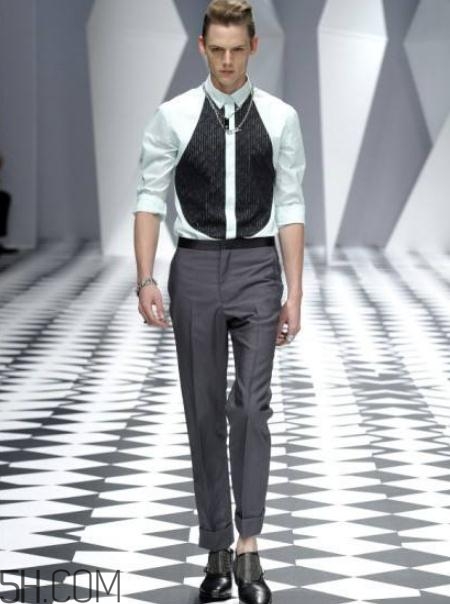 范思哲是哪個(gè)國(guó)家的品牌？范思哲是幾線奢侈品牌？