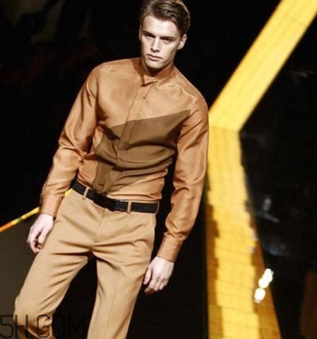 范思哲是哪個(gè)國(guó)家的品牌？范思哲是幾線奢侈品牌？