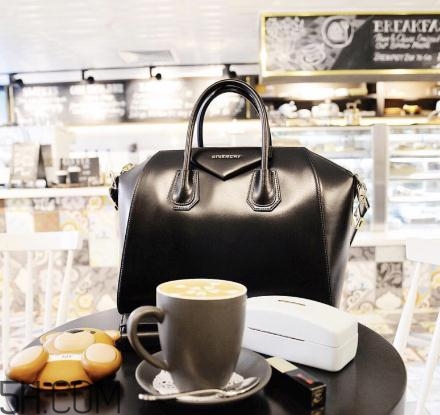 紀梵希包包一般多少錢？紀梵希包包價格