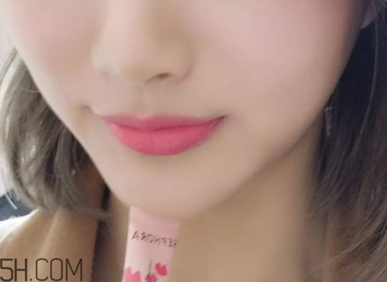 絲芙蘭柔光氣墊腮紅怎么樣？絲芙蘭奇幻薄紗氣墊唇彩試色