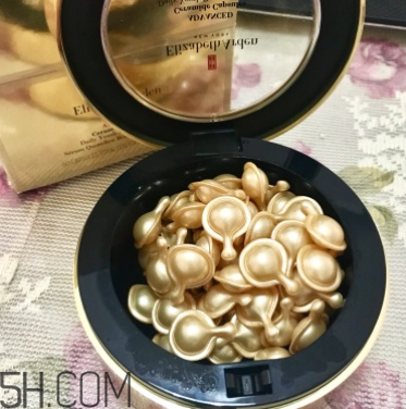 伊麗莎白雅頓精華膠囊油不油？適合油皮嗎？