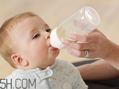 斷奶應該是怎樣的一個過程？斷奶的過程中要注意哪些問題？