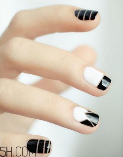 冬天涂什么指甲油好看？手黑涂什么指甲油好看？