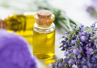 薰衣草精油泡腳的好處？薰衣草精油泡腳的方法？