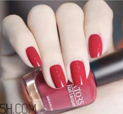 指甲油搭配有哪些講究？顯手白指甲油顏色推薦