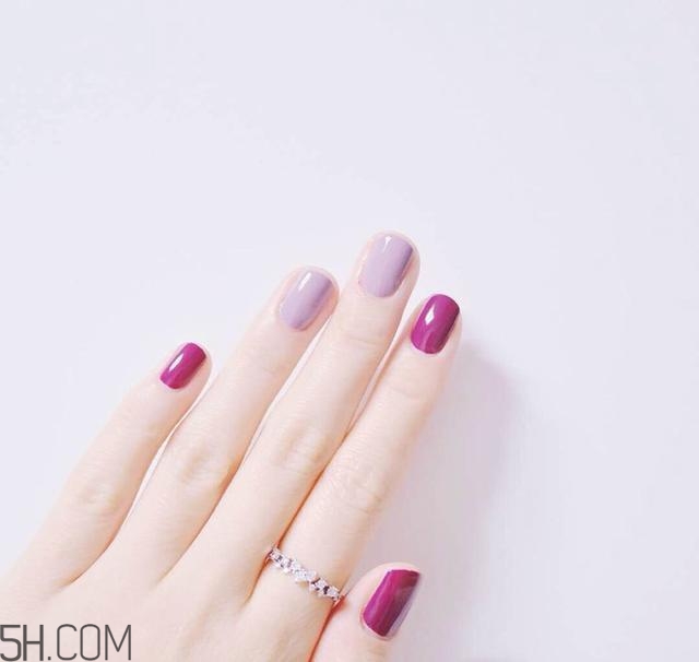 2018冬天涂什么顏色的指甲油好看？美甲小知識(shí)