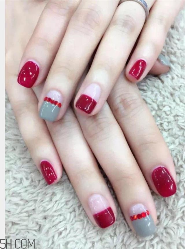 2018冬天涂什么顏色的指甲油好看？美甲小知識(shí)