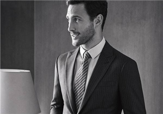 阿瑪尼西裝多少錢一套？阿瑪尼西服定制價(jià)格