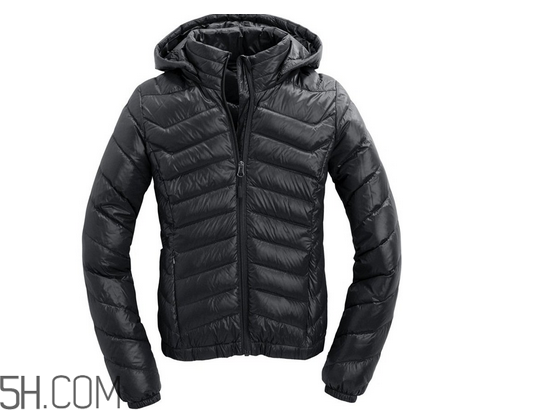 輕薄羽絨服保暖嗎？羽絨服的充絨量標(biāo)準(zhǔn)多少？