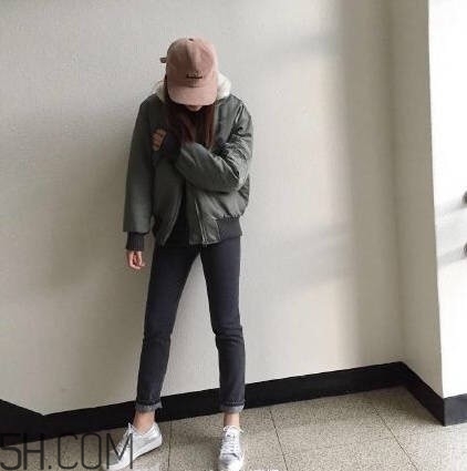 羽絨服怎么穿不顯胖？冬季好看的女裝羽絨服時(shí)尚搭配