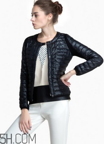 輕薄羽絨服保暖嗎？羽絨服的充絨量標(biāo)準(zhǔn)多少？