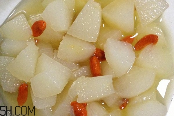 冰糖雪梨梨子要不要削皮？冰糖雪梨梨心要去掉嗎？