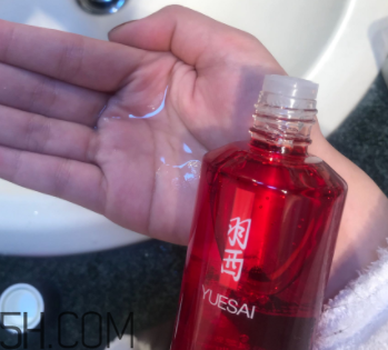 羽西靈芝水油不油？適合油皮嗎？