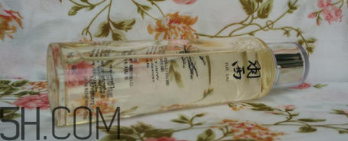 羽西蟲草新肌水有什么功效？適合什么膚質(zhì)？